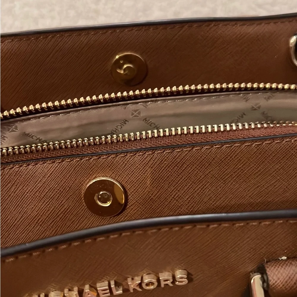 Michael Kors Purse - Picture 6 of 8